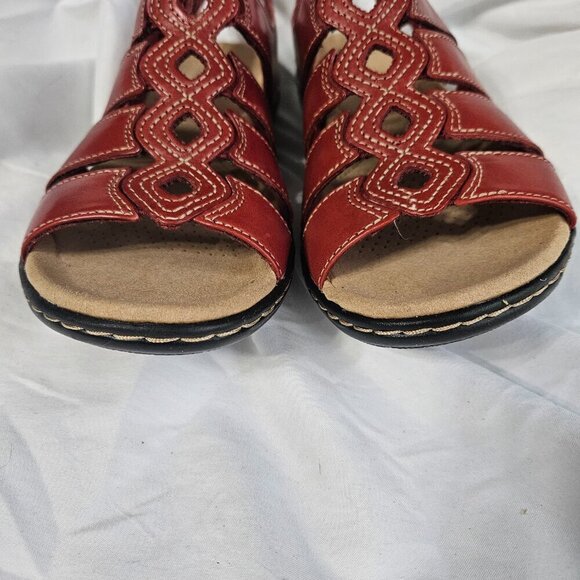 Clarks Collection Gladiator Sandals Leisa Ruby Red Size 6 W - Picture 3 of 9
